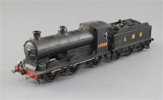 A Leeds Model Co O gauge 0-6-0 tender locomotive, LMS number 17562, black livery, 3 rail, overall 38cm